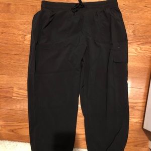 RBX women’s cropped cargo style athletic pants